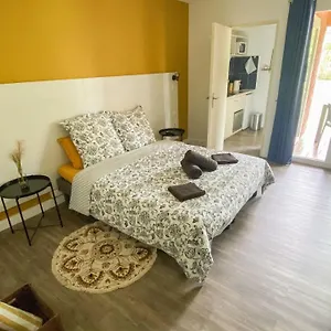 appartement-27m2-terre-docre-en-village-vacances-en-camargue.fr-provencehotel.com/